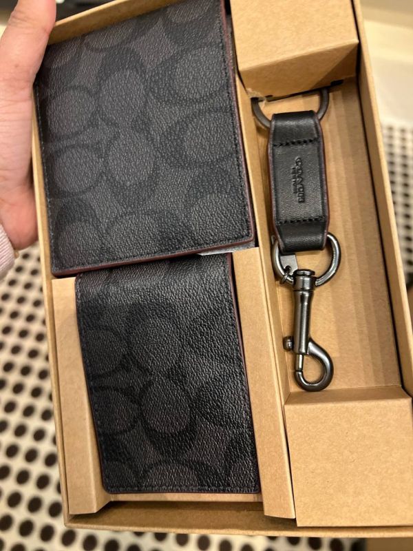 COACH BOXED 3 IN 1 WALLET SET ON SIGNATURE BLACK - Image 3