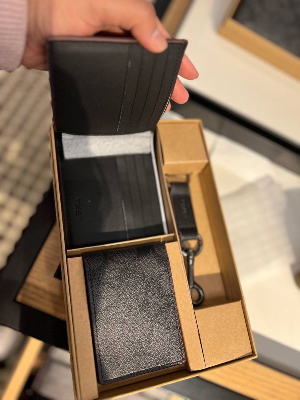 COACH BOXED 3 IN 1 WALLET SET ON SIGNATURE BLACK - Image 2