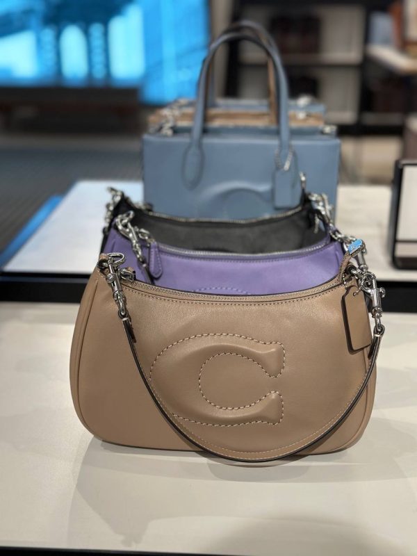 Coach Teri Shoulder Bag in sand /taupe