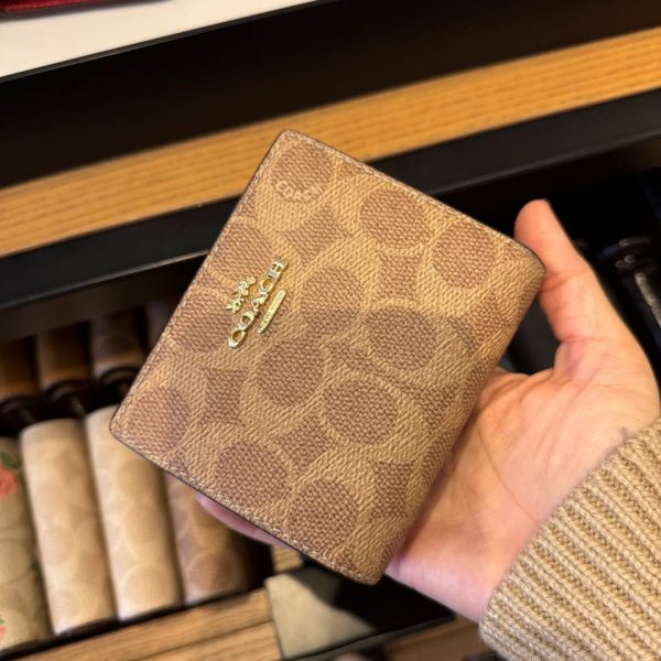 COACH SNAP WALLET IN SIGNATURE BROWN